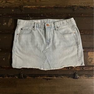 Gap 1979 Faded Denim Light Wash Mini Skirt!! Size 27 Small